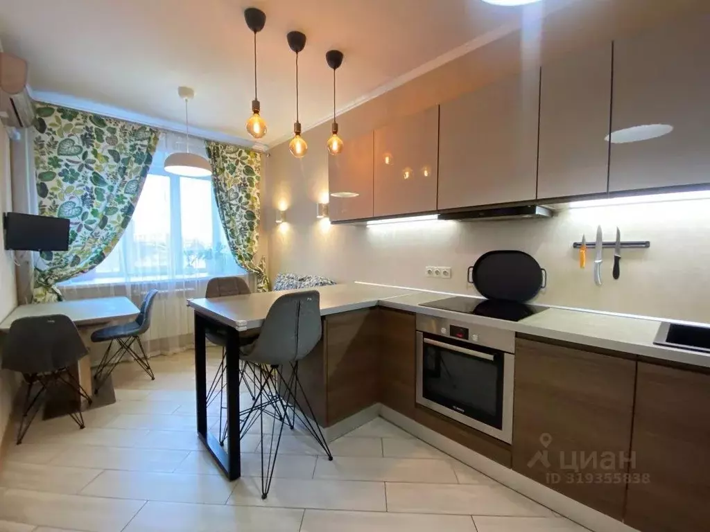 3-к кв. Хакасия, Абакан ул. Комарова, 9 (83.5 м) - Фото 0