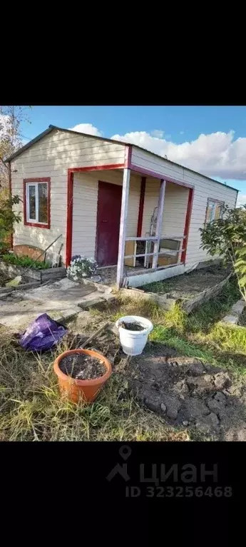 Дом в Саха (Якутия), Якутск ул. Есенина (30 м) - Фото 1