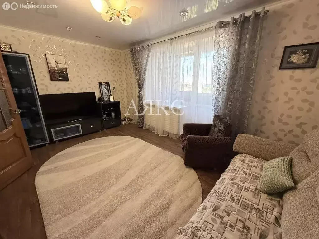 3-комнатная квартира: Ишимбай, Зелёная улица, 15 (63.6 м) - Фото 1