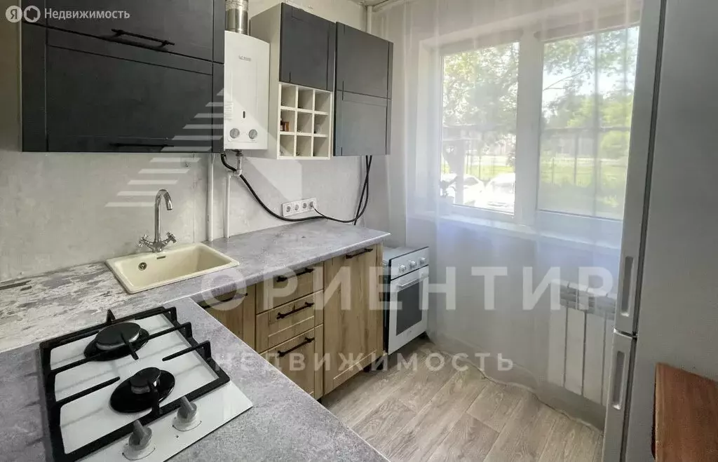 2-комнатная квартира: Берёзовский, улица Толбухина, 11 (47.4 м) - Фото 0