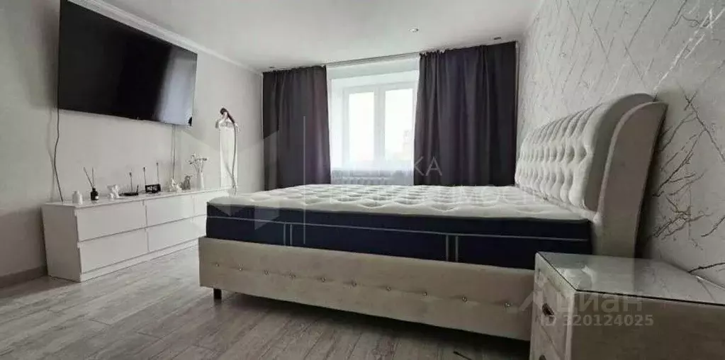 4-к кв. Тюменская область, Тюмень ул. Елизарова, 8 (102.7 м) - Фото 0