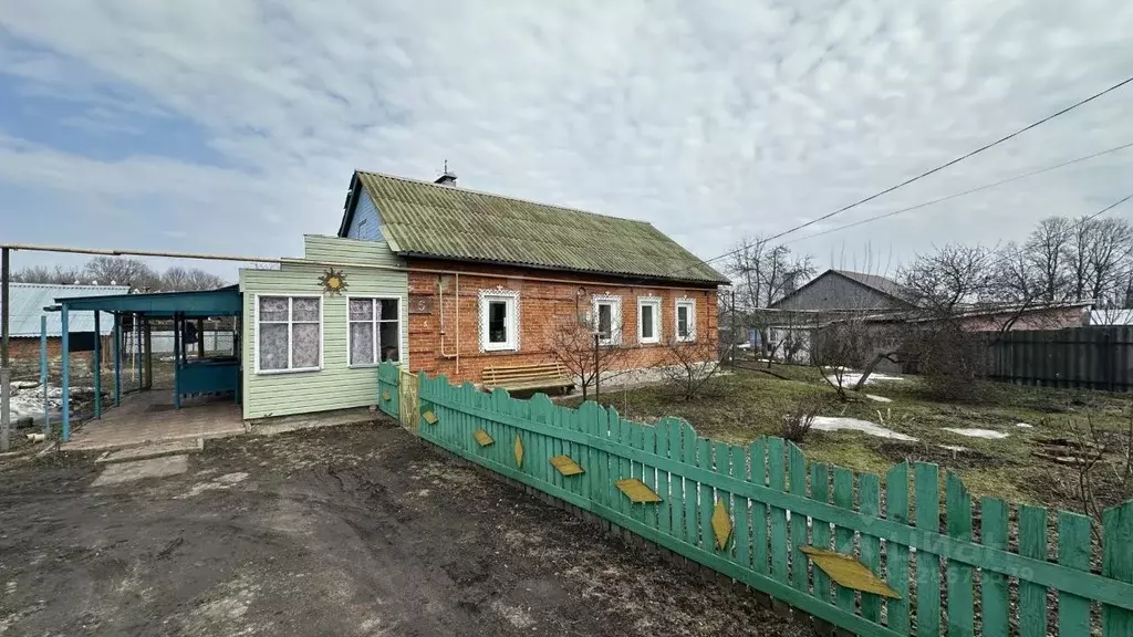 Дом в Тульская область, Плавский район, Камынинское с/пос, с. ... - Фото 1