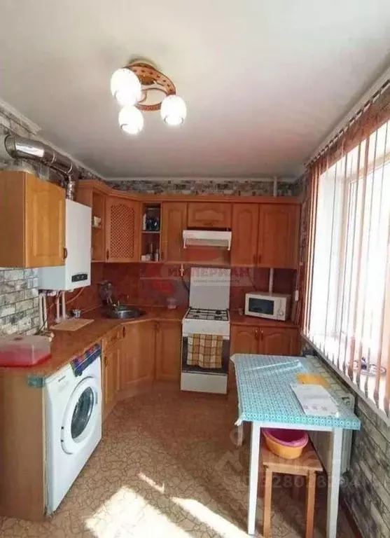 2-к кв. Белгородская область, Шебекино ул. 50 лет Октября, 11 (56.2 м) - Фото 1