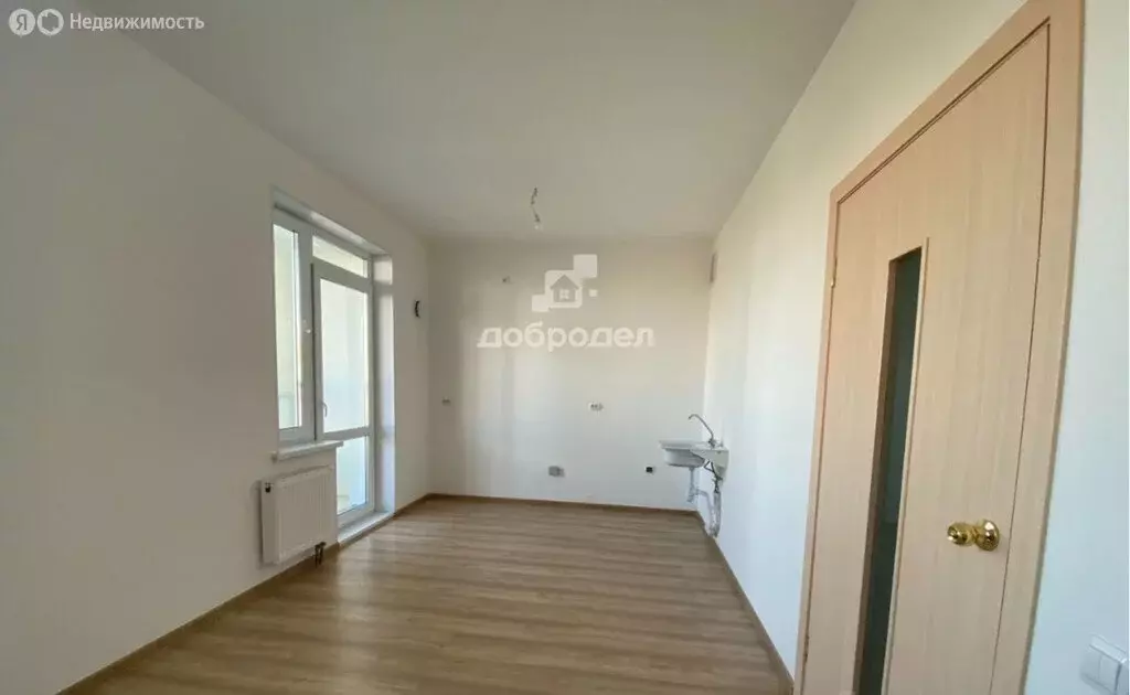 Квартира-студия: Екатеринбург, улица Академика Парина, 38/8 (32.8 м) - Фото 0