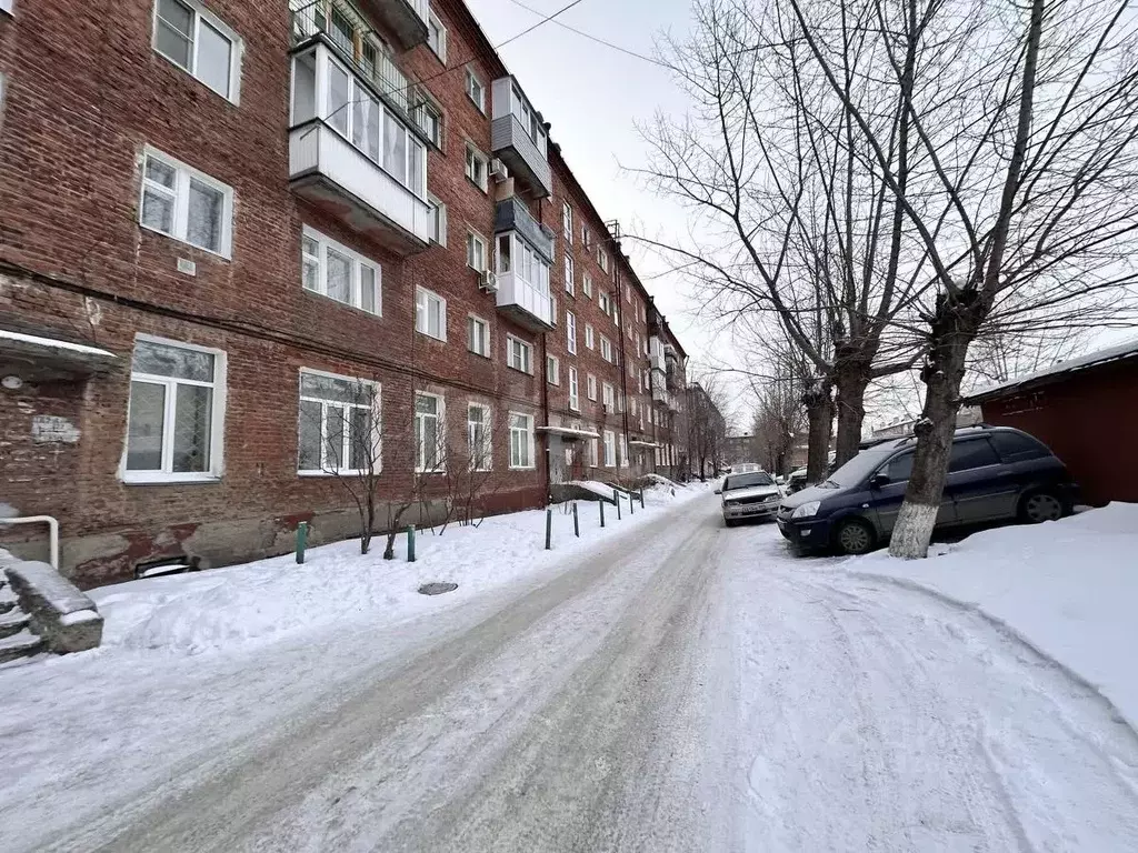 2-к кв. Омская область, Омск просп. Мира, 27А (42.0 м) - Фото 1