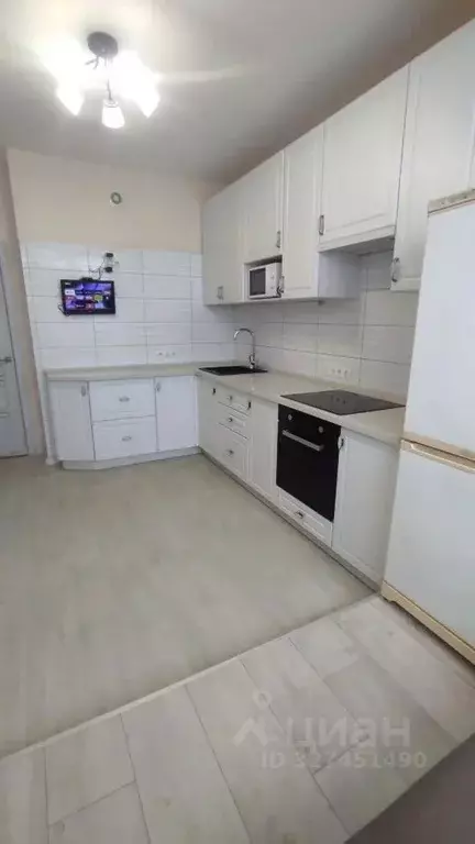 1-к кв. Нижегородская область, Нижний Новгород ул. Радио, 10 (40.2 м) - Фото 1