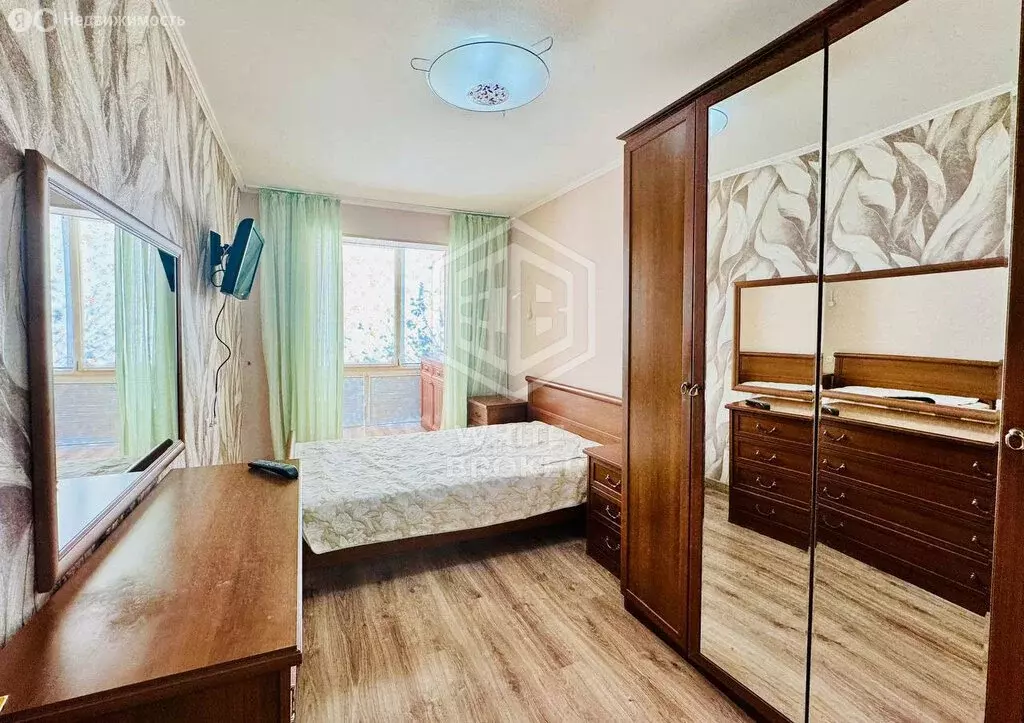 2-комнатная квартира: Ялта, улица Мухина, 20 (50 м) - Фото 1