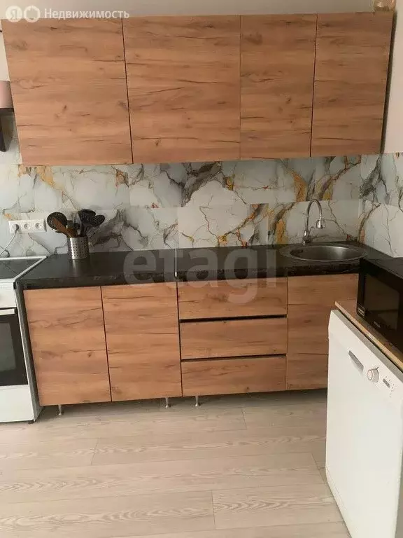 3-комнатная квартира: Тюмень, улица Белинского, 20 (88.4 м) - Фото 1