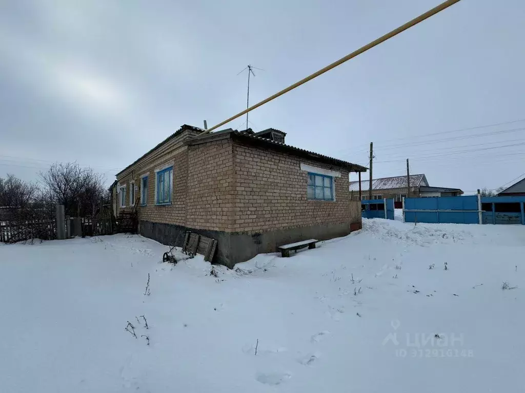 Дом в Оренбургская область, Саракташский район, Новочеркасский ... - Фото 1