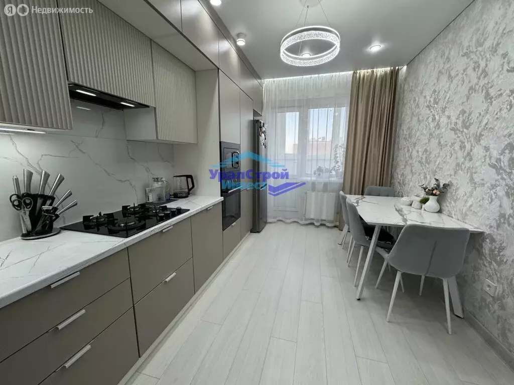 2-комнатная квартира: Октябрьский, 38-й микрорайон, 25 (58.7 м) - Фото 2