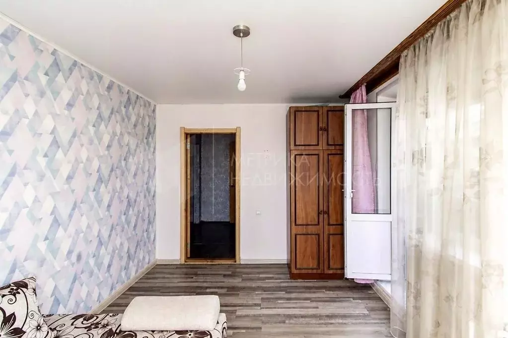 2-к кв. Тюменская область, Тюмень ул. Елизарова, 49 (53.5 м) - Фото 0