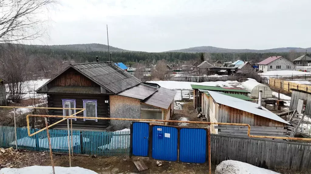 Дом в Свердловская область, Нижнетуринский муниципальный округ, ... - Фото 1