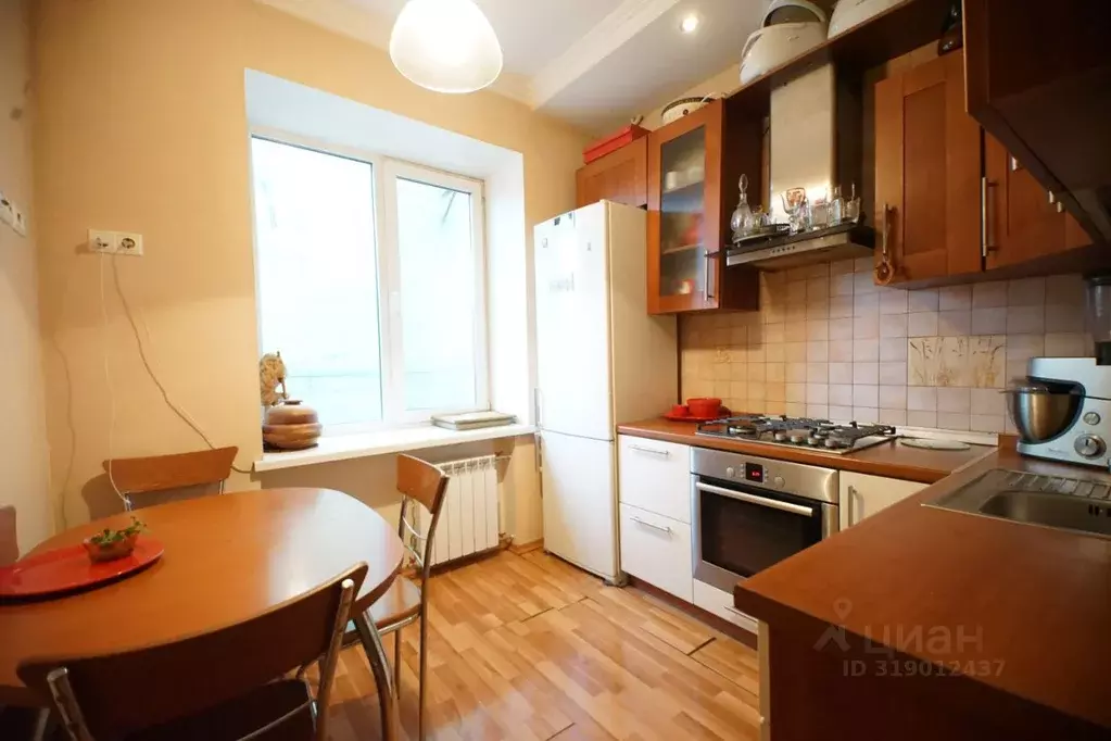 3-к кв. Омская область, Омск ул. Ленина, 8 (62.3 м) - Фото 0