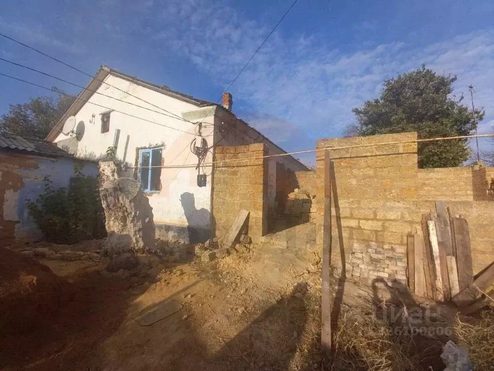 1-к кв. Крым, Сакский район, Охотниковское с/пос, с. Карьерное ул. ... - Фото 2