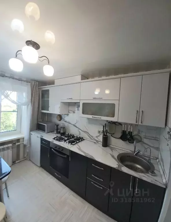 3-к кв. Самарская область, Самара Бакинская ул., 24 (65.0 м) - Фото 0