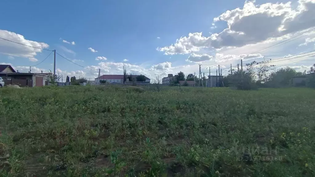 Участок в Волгоградская область, Волжский Лазурное СНТ, ул. ... - Фото 0