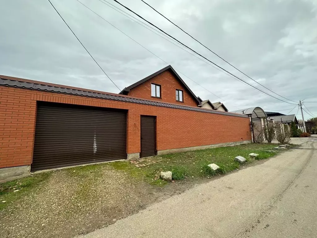 Дом в Краснодарский край, Краснодар ул. Североморская, 1/6 (180 м) - Фото 1