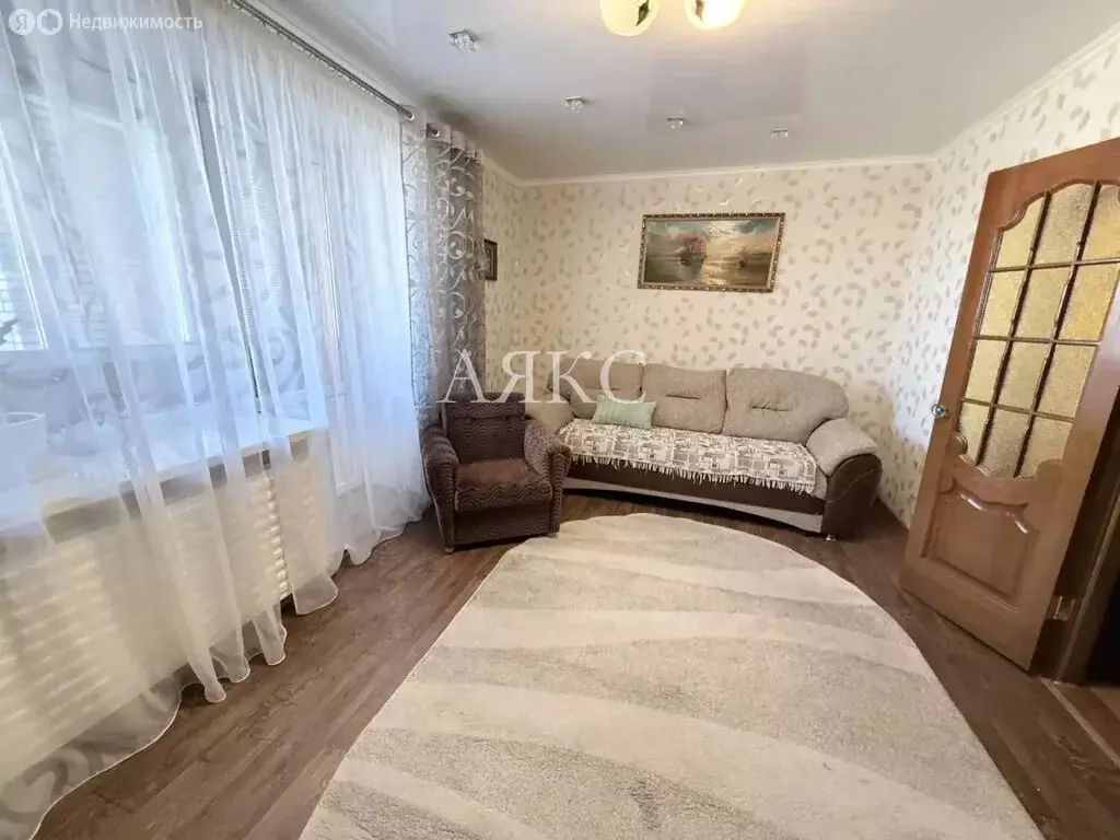 3-комнатная квартира: Ишимбай, Зелёная улица, 15 (63.6 м) - Фото 0
