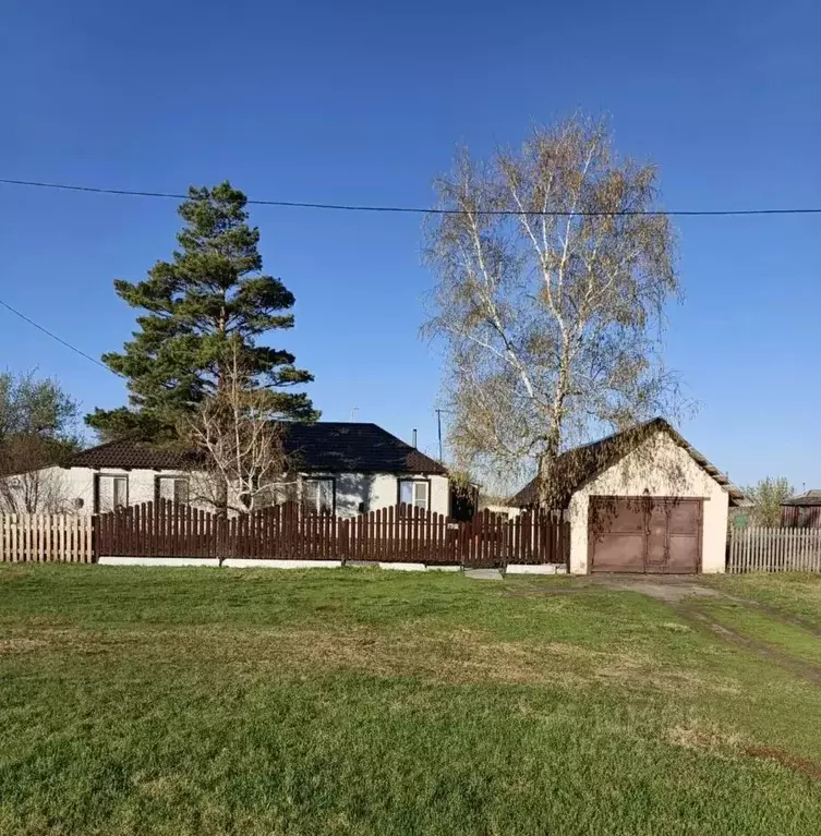Дом в Алтайский край, Топчихинский район, с. Зимино Красноярская ул., ... - Фото 1