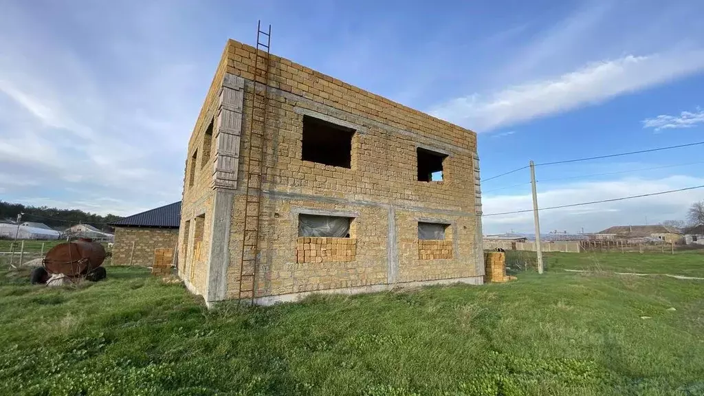 Дом в Крым, Бахчисарайский район, Железнодорожненское с/пос, с. ... - Фото 1