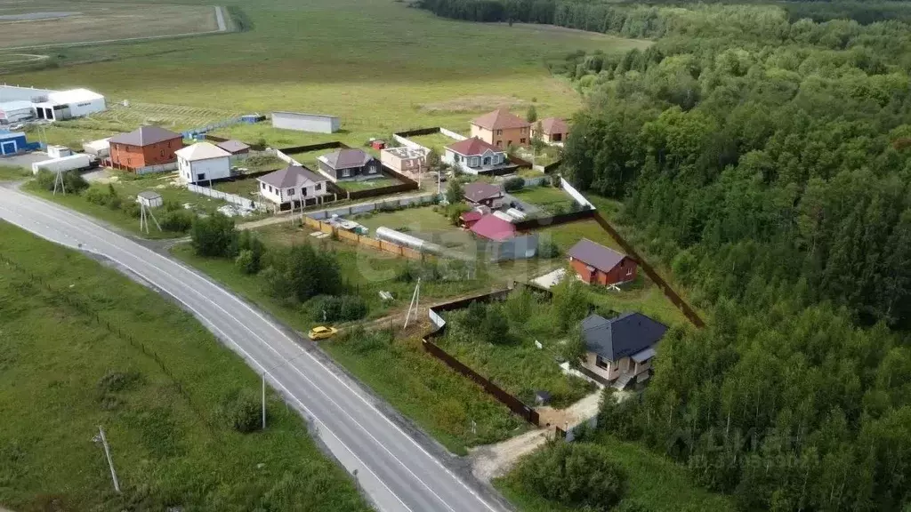 Участок в Тюменская область, Тюменский район, д. Ушакова, Молодежный ... - Фото 0