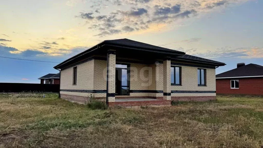 Дом в Саратовская область, Энгельсский район, Красноярское ... - Фото 2
