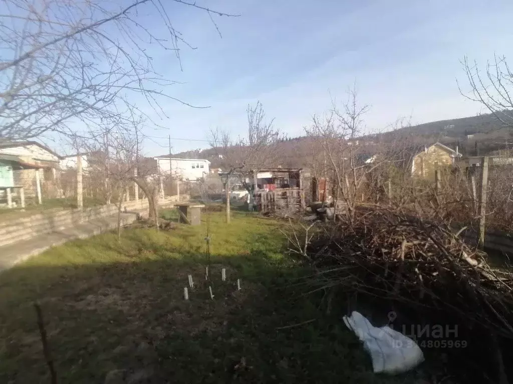 Участок в Крым, Алушта ул. Ежевичная, 16 (3.76 сот.) - Фото 1