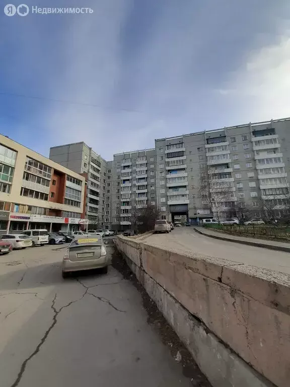 3-комнатная квартира: Иркутск, Первомайская улица, 13А (75.8 м) - Фото 0