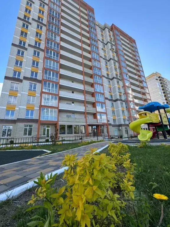 3-к кв. Брянская область, Брянск ул. Горбатова, 45 (91.5 м) - Фото 0