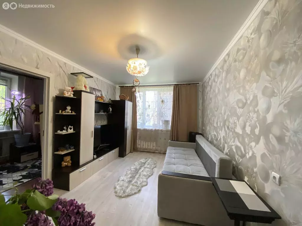 3-комнатная квартира: Ростов-на-Дону, улица Гризодубовой, 48 (49 м) - Фото 0