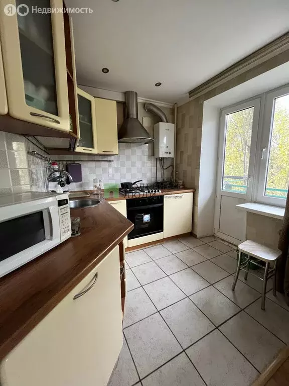 3-комнатная квартира: Астрахань, улица Александрова, 5 (66.8 м) - Фото 1