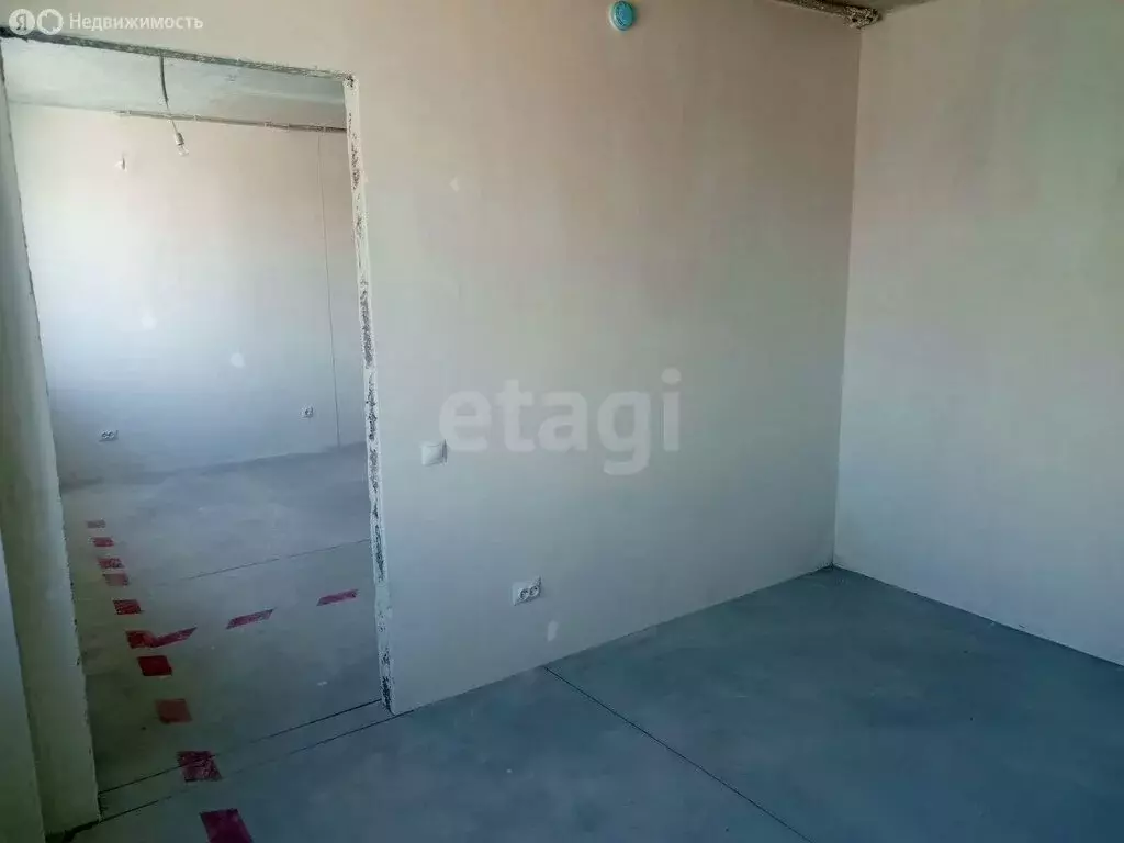 2-комнатная квартира: Тюмень, улица Новосёлов, 92 (35 м) - Фото 1