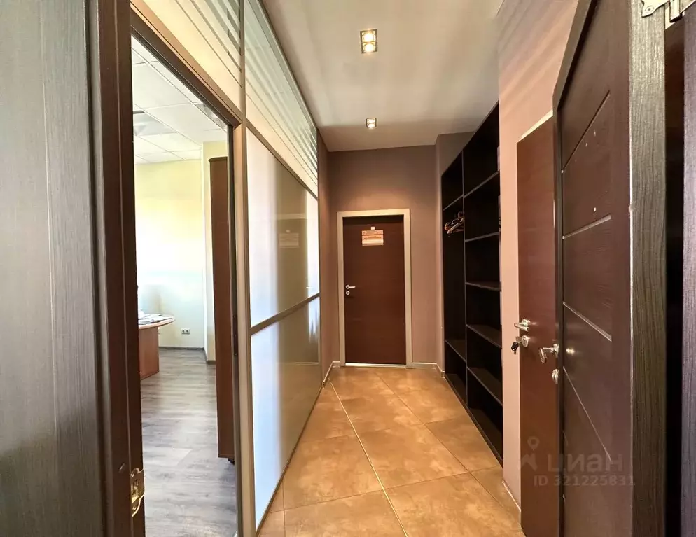 Офис в Московская область, Красногорск Почтовая ул., 3 (220 м) - Фото 2