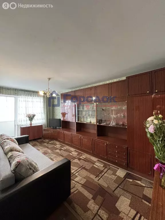 2-комнатная квартира: Каменск-Уральский, улица Шестакова, 36 (43.2 м) - Фото 1