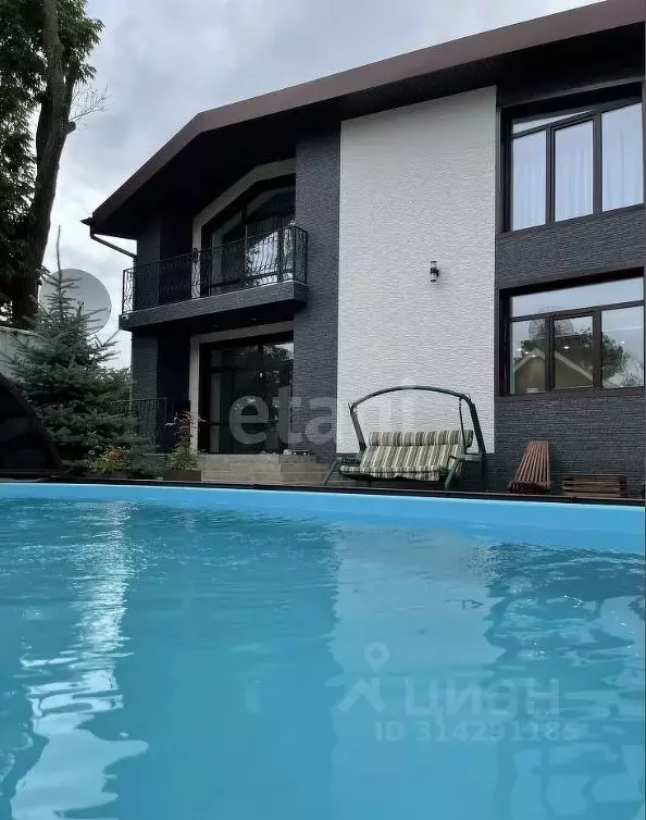 Дом в Приморский край, Владивосток ул. Мусоргского, 65А (343 м) - Фото 0