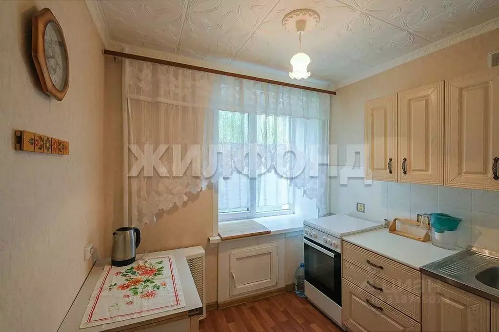 3-к кв. Новосибирская область, Новосибирск ул. Челюскинцев, 44 (58.1 ... - Фото 1