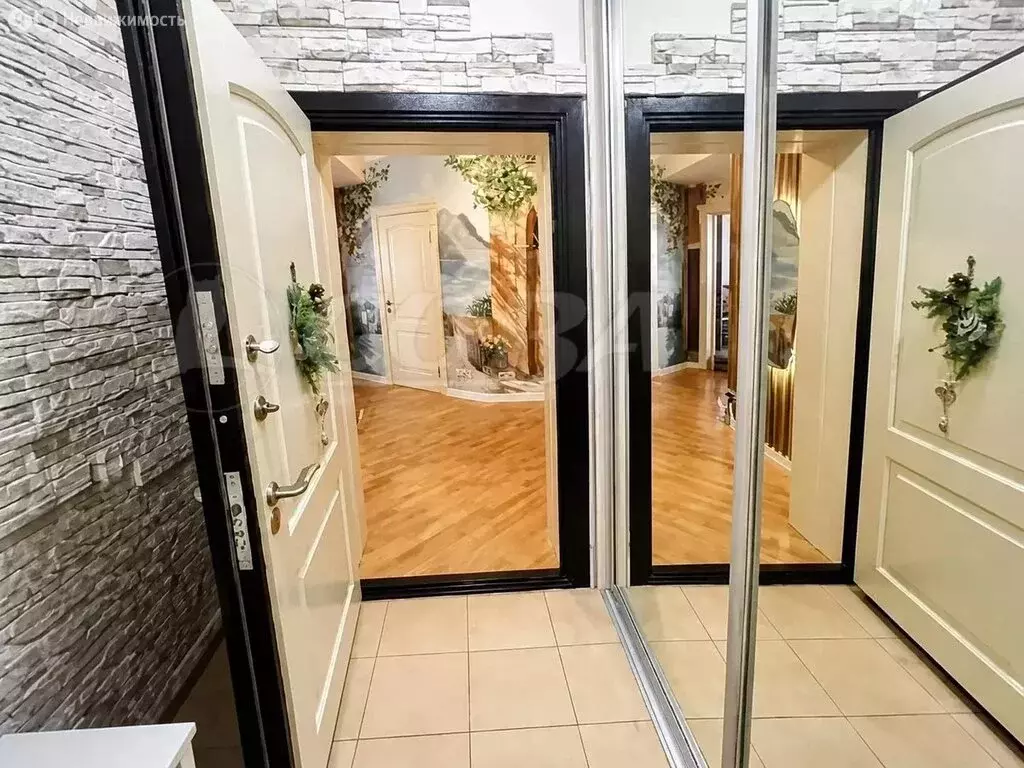 3-комнатная квартира: Тюмень, улица Газовиков, 33 (92.3 м) - Фото 1