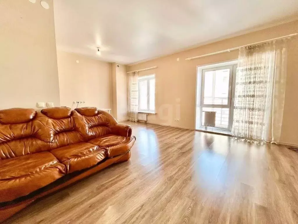 2-к кв. Красноярский край, Красноярск ул. Петра Ломако, 4 (65.4 м) - Фото 1