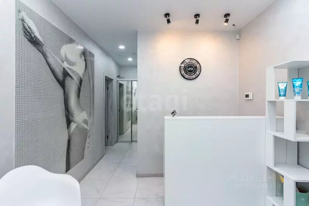 Помещение свободного назначения в Тюменская область, Тюмень ул. ... - Фото 0