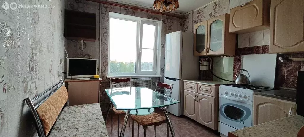 3-комнатная квартира: Остров, улица Меркурьева, 26 (69.6 м) - Фото 0