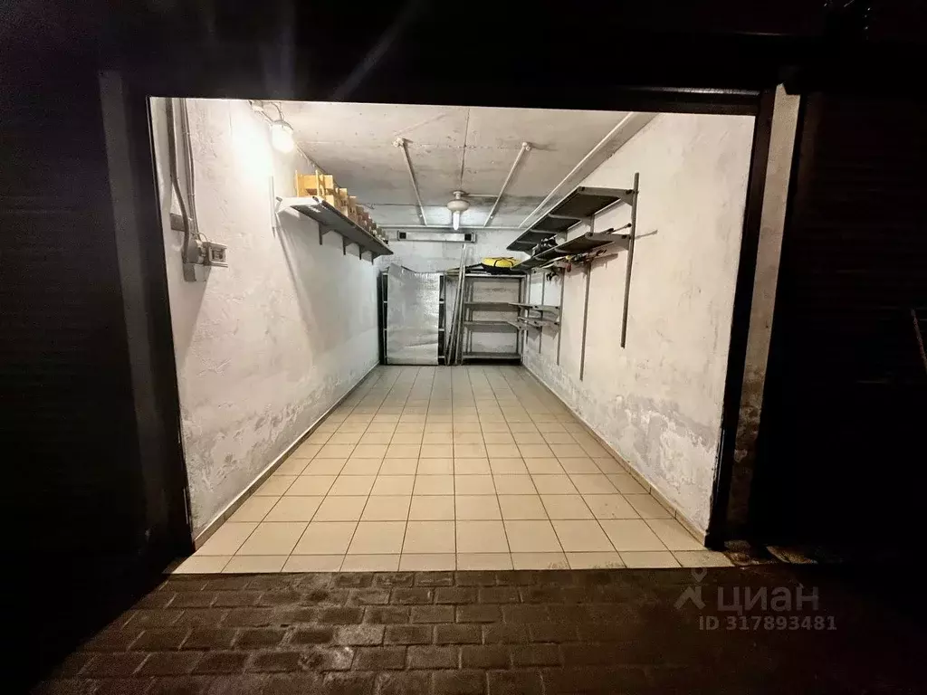 Гараж в Оренбургская область, Оренбург Салмышская ул., 66/1 (17 м) - Фото 1