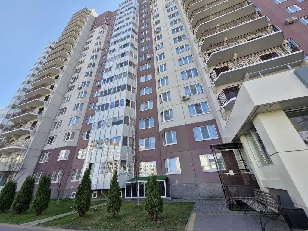 3-к кв. Воронежская область, Воронеж ул. Артамонова, 38Д (89.7 м) - Фото 0