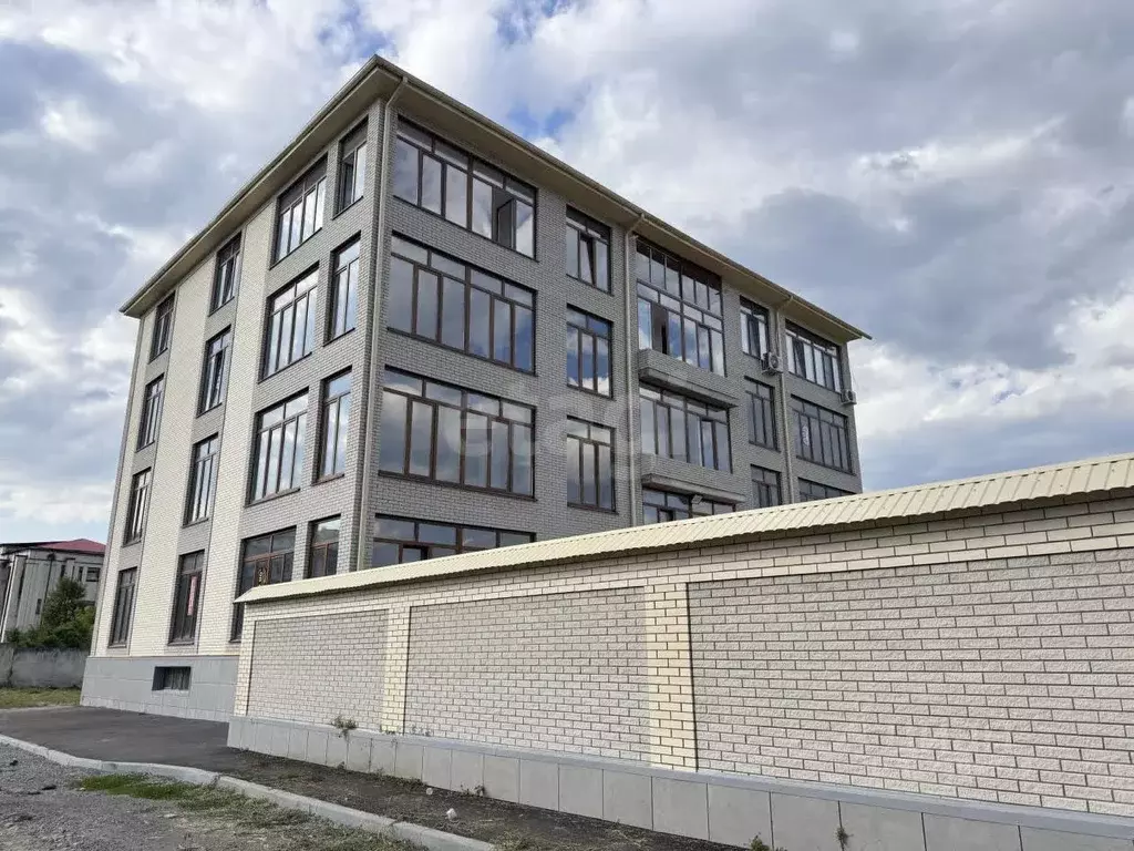 2-к кв. Северная Осетия, Владикавказ ул. Казбека Касаева, 20 (92.0 м) - Фото 2