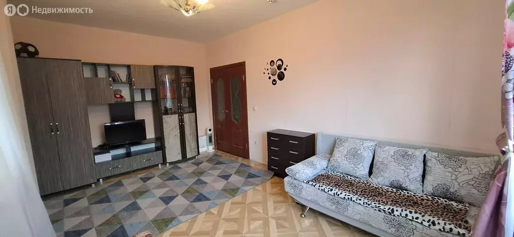 1-комнатная квартира: Астрахань, улица Бабаевского, 1к6 (40.4 м) - Фото 1