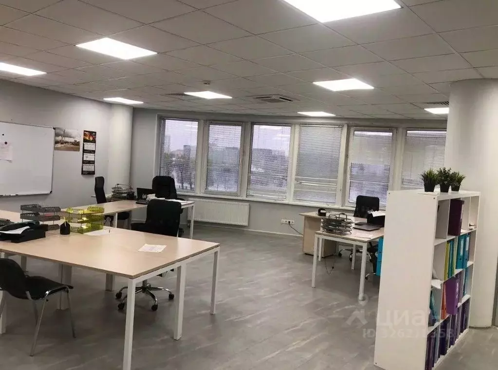 Офис в Санкт-Петербург Октябрьская наб., 10к1 (150 м) - Фото 2