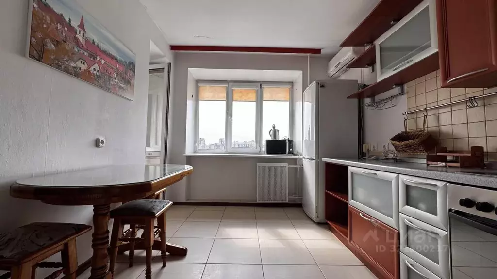 1-к кв. Тюменская область, Тюмень ул. 50 лет Октября, 24 (43.0 м) - Фото 1