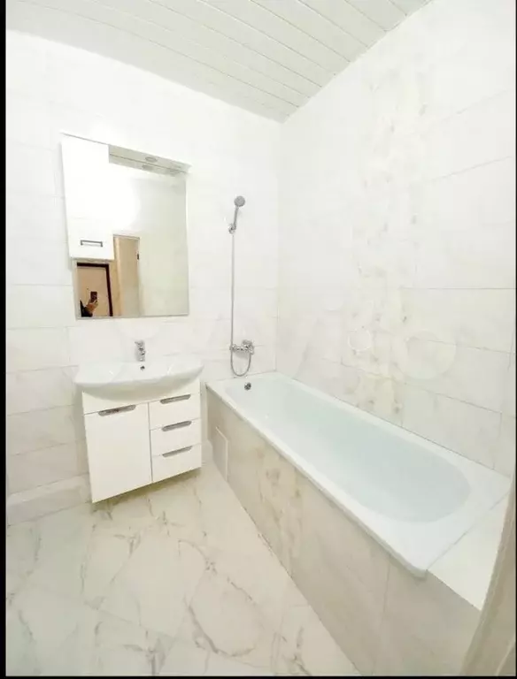 2-к. квартира, 62 м, 4/23 эт. - Фото 0