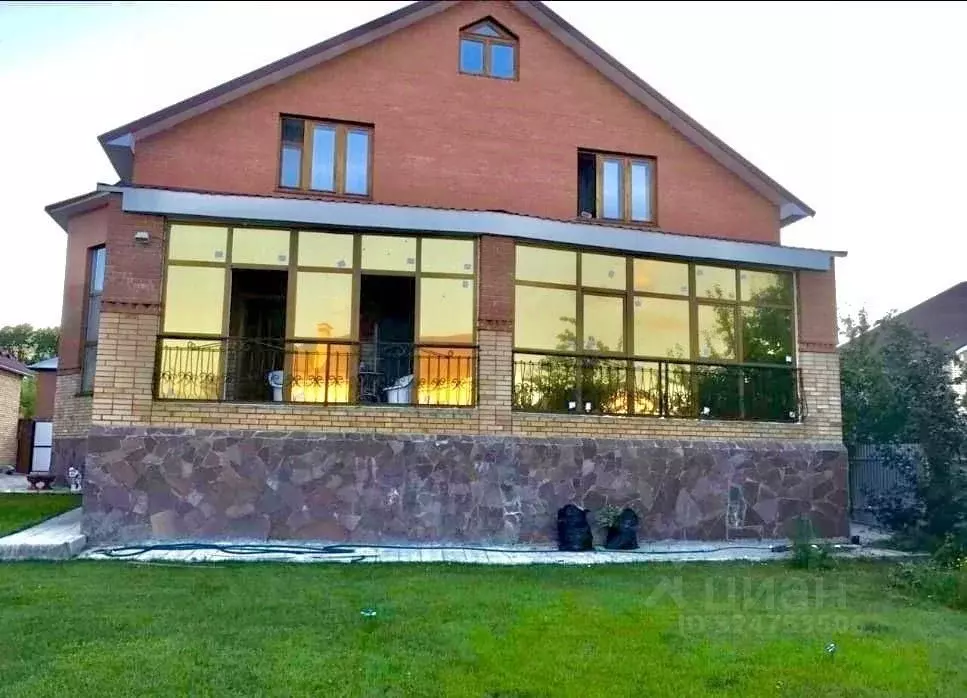 Дом в Самарская область, Самара пос. Рубежный, ул. Каштановая (450 м) - Фото 0