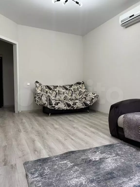 1-к. квартира, 37 м, 4/4 эт. - Фото 0