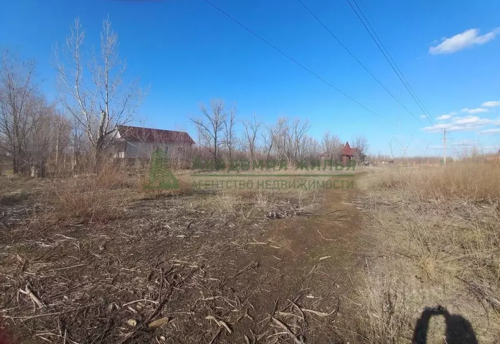 Участок в Саратовская область, Энгельсский район, Красноярское ... - Фото 1